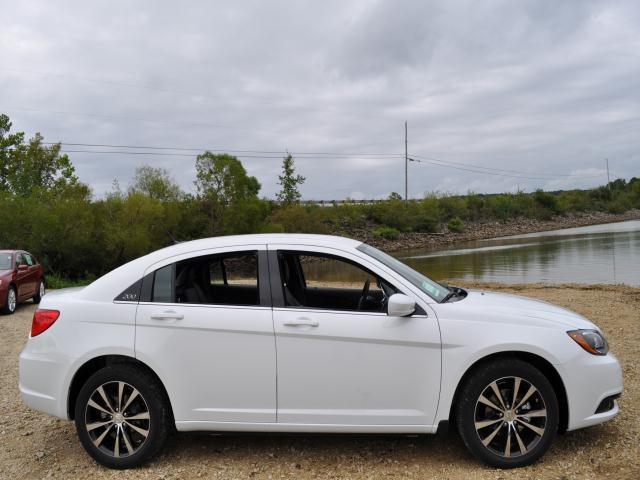 Chrysler 200 2012 photo 3