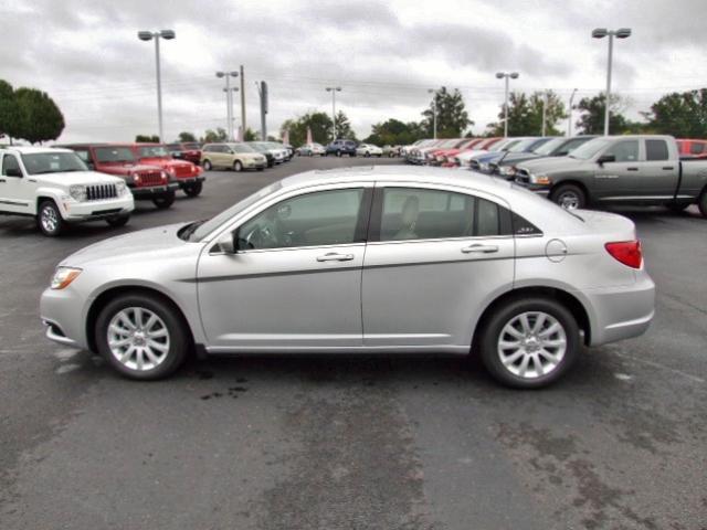 Chrysler 200 2012 photo 1