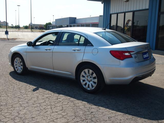 Chrysler 200 Elk Conversion Van Sedan