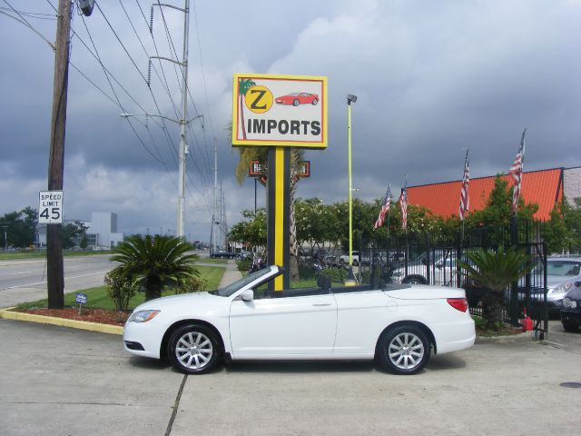 Chrysler 200 2012 photo 2