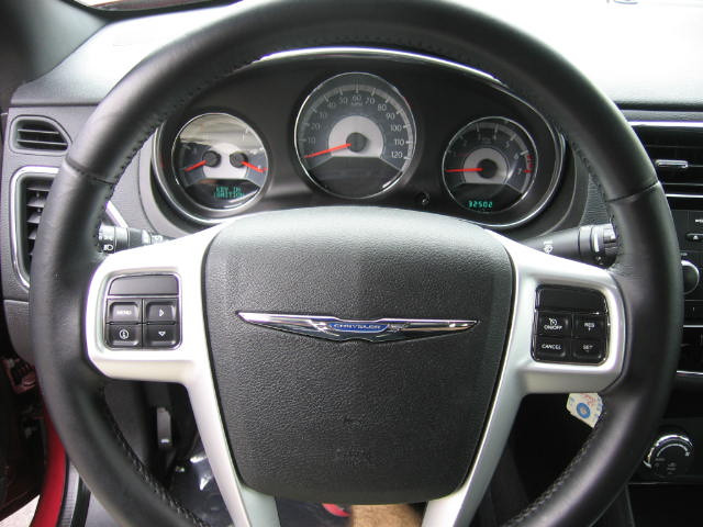Chrysler 200 2012 photo 22