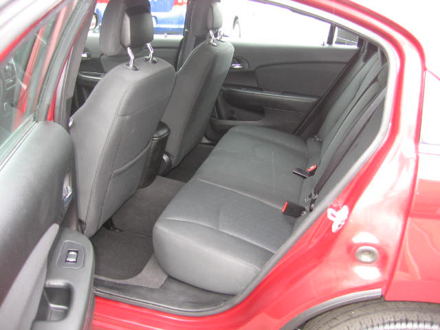 Chrysler 200 2012 photo 9
