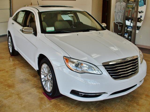 Chrysler 200 2012 photo 2