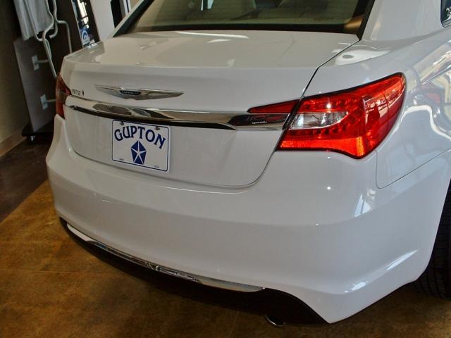 Chrysler 200 2012 photo 3