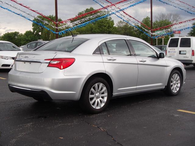 Chrysler 200 2012 photo 3