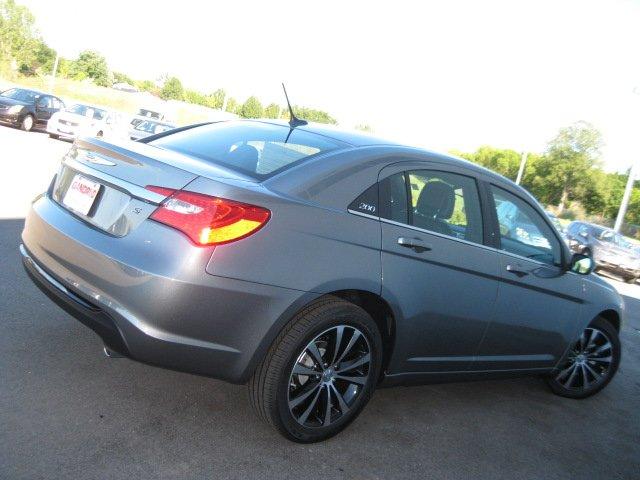 Chrysler 200 2012 photo 5