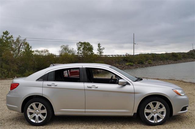 Chrysler 200 2012 photo 3