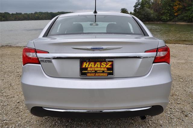 Chrysler 200 2012 photo 5