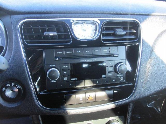 Chrysler 200 2012 photo 24