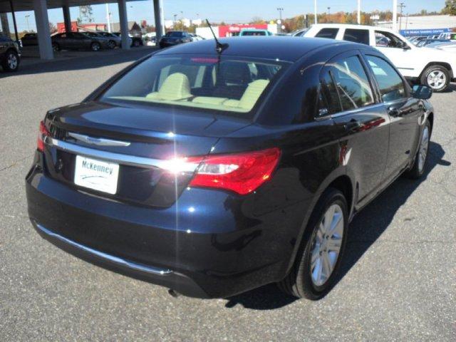 Chrysler 200 2012 photo 2