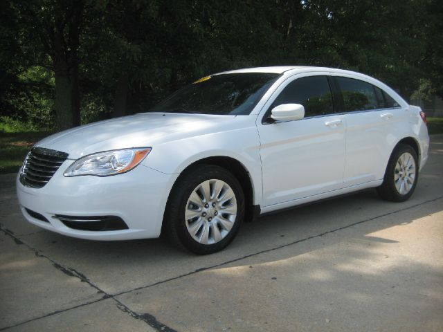 Chrysler 200 Elk Conversion Van Sedan