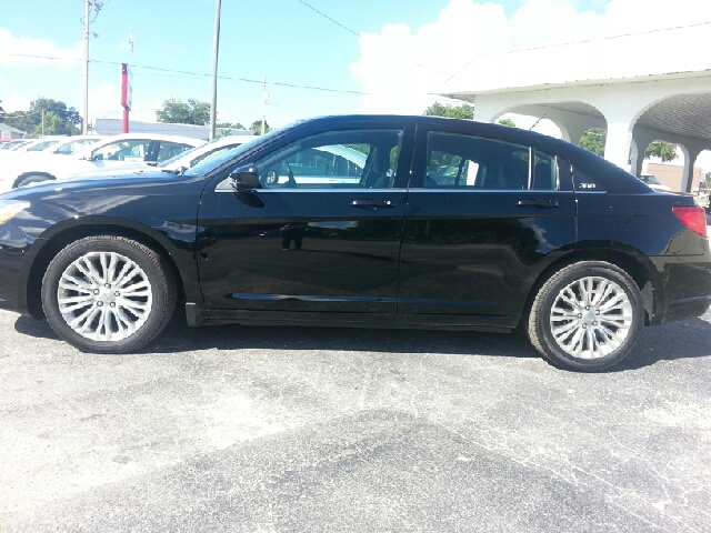 Chrysler 200 2012 photo 2