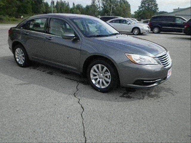 Chrysler 200 2012 photo 2