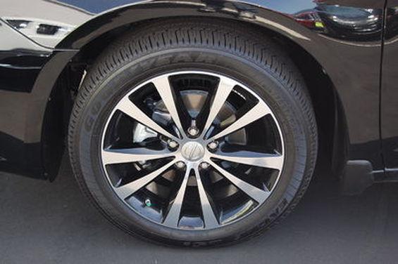 Chrysler 200 2013 photo 2