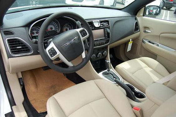 Chrysler 200 2013 photo 4