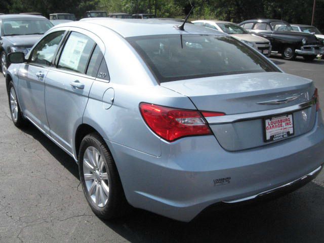 Chrysler 200 2013 photo 1