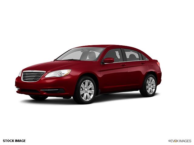 Chrysler 200 2013 photo 2