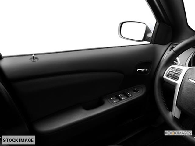 Chrysler 200 2013 photo 3