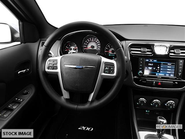 Chrysler 200 2013 photo 4