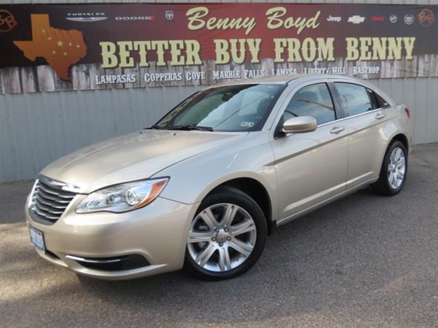 Chrysler 200 2013 photo 1