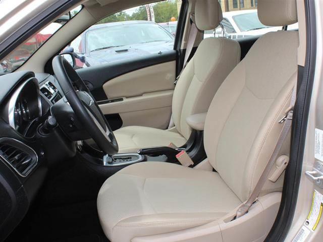 Chrysler 200 2013 photo 3