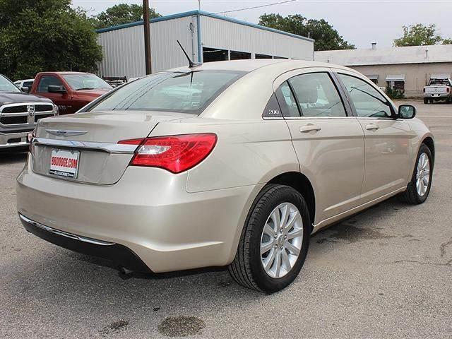 Chrysler 200 2013 photo 4