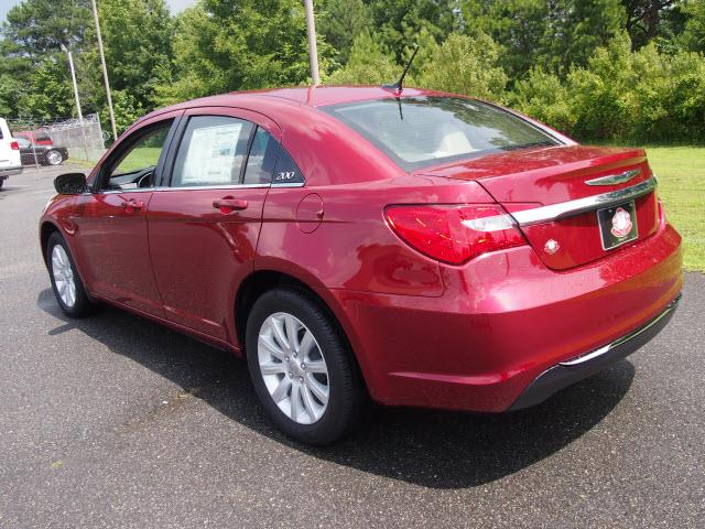Chrysler 200 2013 photo 1