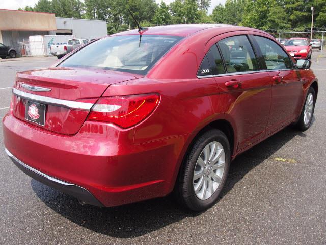 Chrysler 200 2013 photo 3