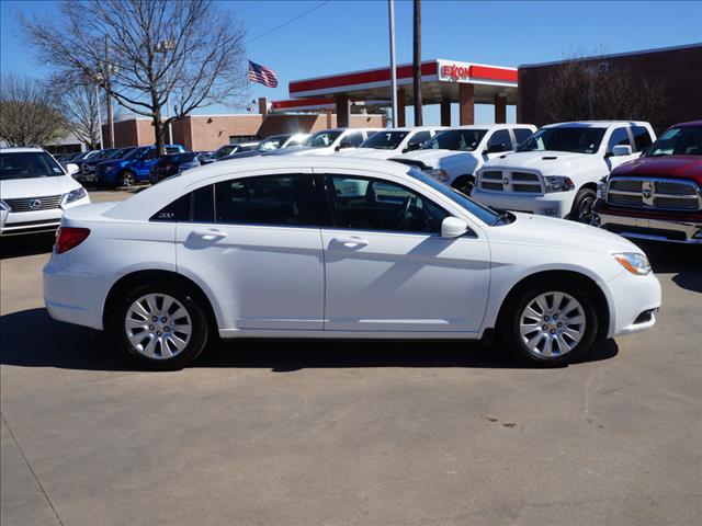 Chrysler 200 2013 photo 1