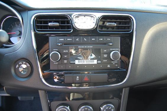 Chrysler 200 2013 photo 4