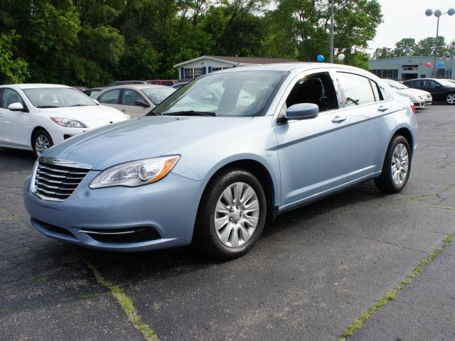 Chrysler 200 2013 photo 10