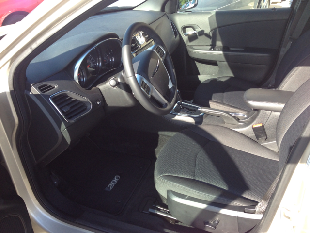Chrysler 200 2013 photo 3