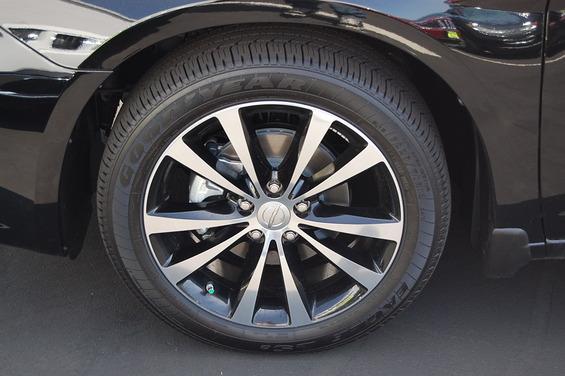 Chrysler 200 2013 photo 2