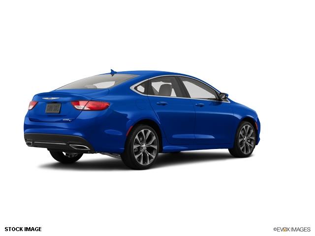 Chrysler 200 2015 photo 2