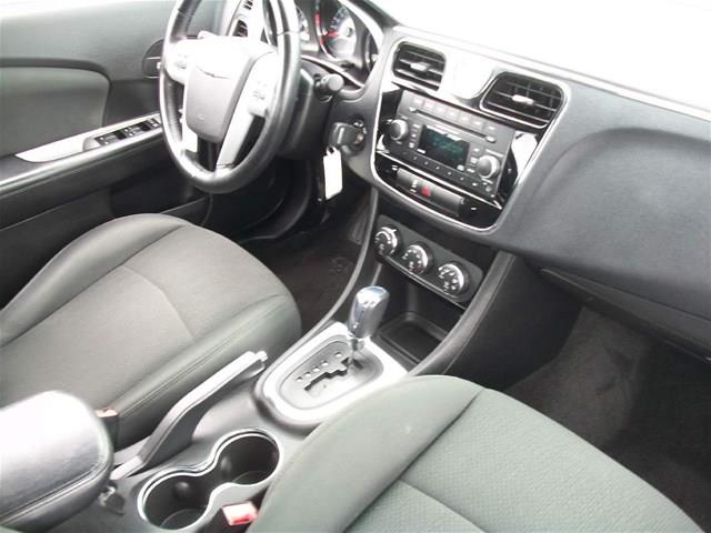 Chrysler 200 Convertible 2012 photo 1