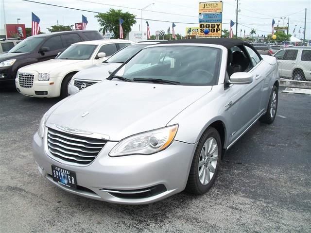 Chrysler 200 Convertible 2012 photo 3