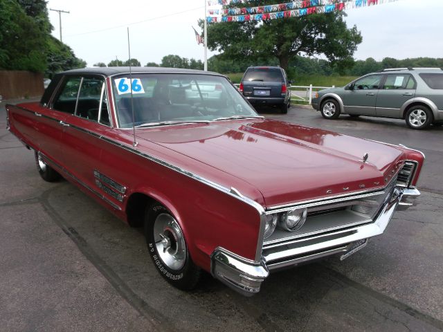 Chrysler 300 1966 photo 1