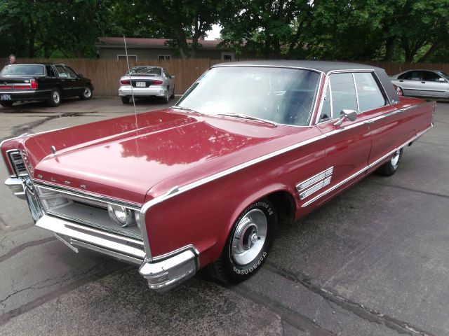 Chrysler 300 1966 photo 4