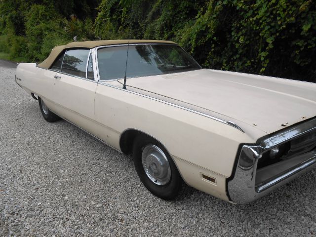 Chrysler 300 1969 photo 1