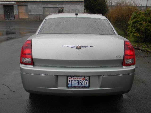 Chrysler 300 2005 photo 3
