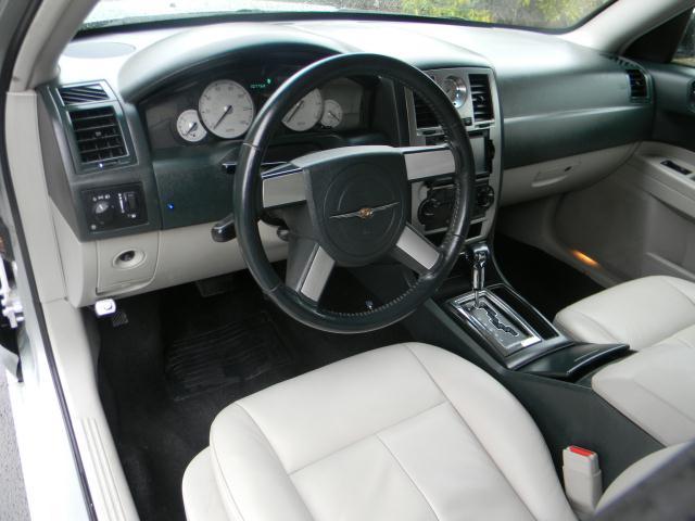 Chrysler 300 2005 photo 5