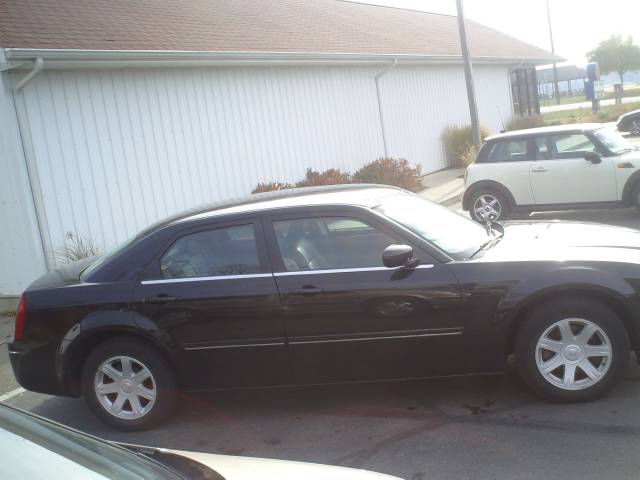 Chrysler 300 2005 photo 3