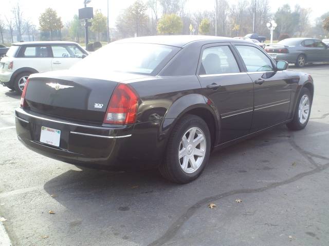 Chrysler 300 2005 photo 4