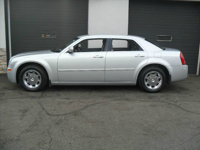 Chrysler 300 2005 photo 1