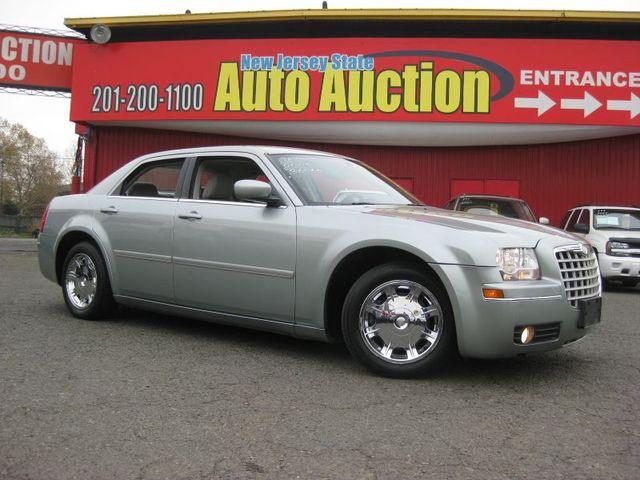 Chrysler 300 2005 photo 1