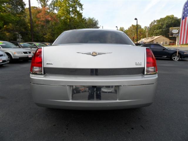 Chrysler 300 2005 photo 4