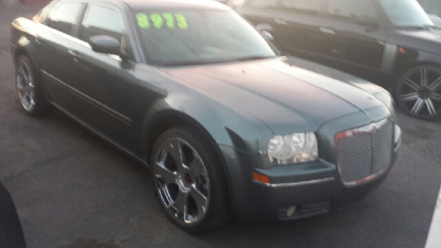Chrysler 300 2005 photo 1