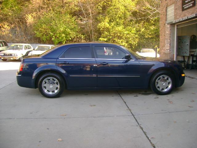 Chrysler 300 2005 photo 4