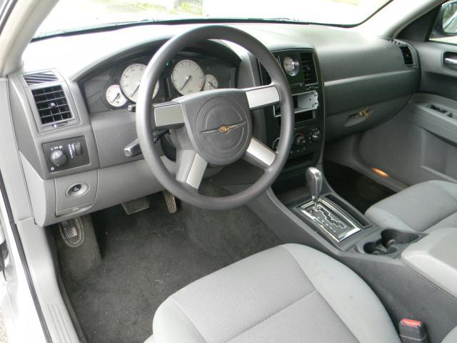 Chrysler 300 2005 photo 4