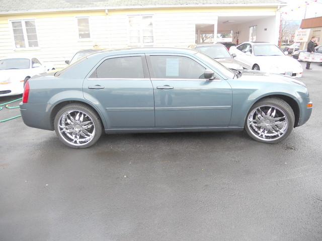 Chrysler 300 2005 photo 3
